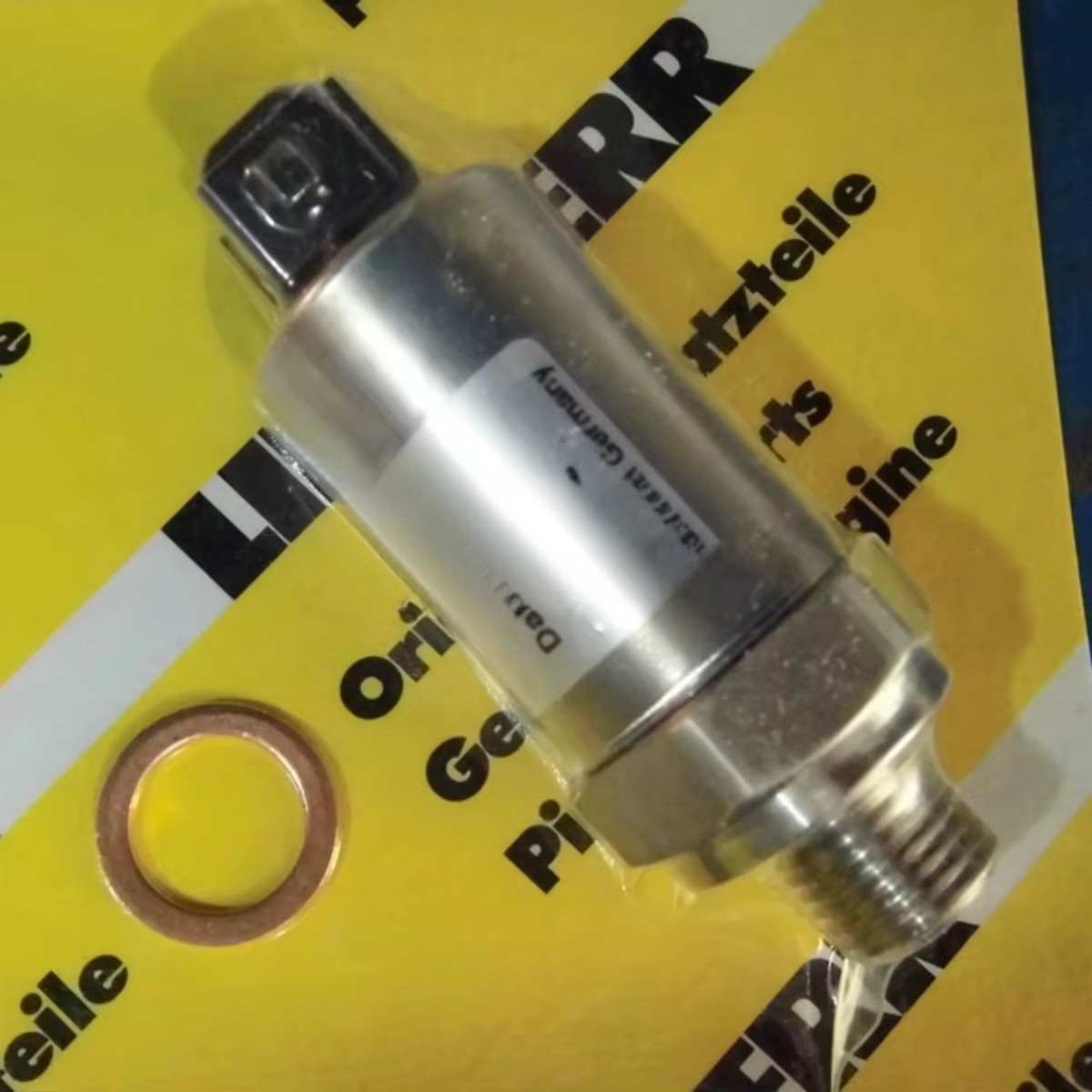 Capteur de pression d'huile moteur Liebherr 9888573 pour moteurs D926 et D936. engins tech maintenance